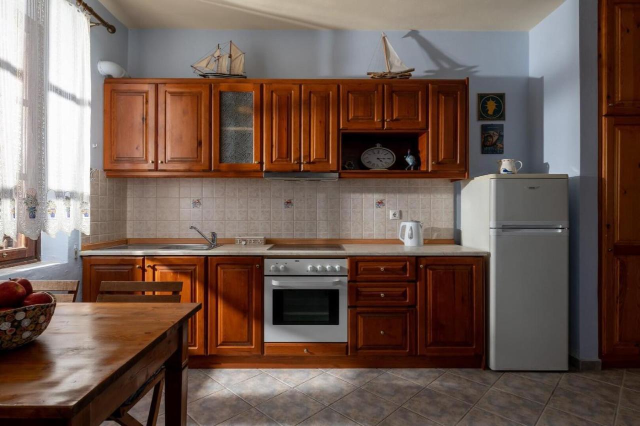 Villa Leleka Chalki Town Bagian luar foto