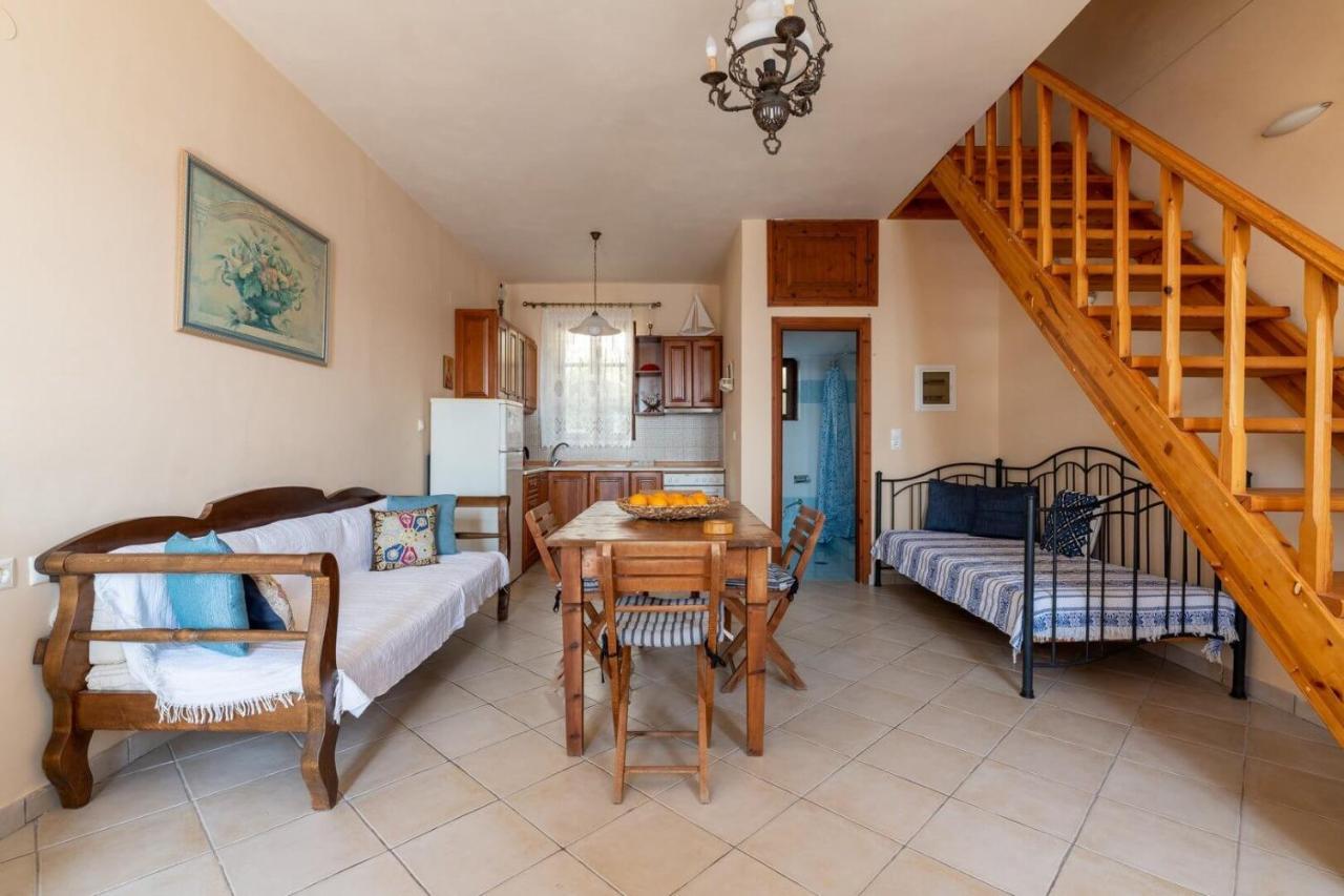 Villa Leleka Chalki Town Bagian luar foto