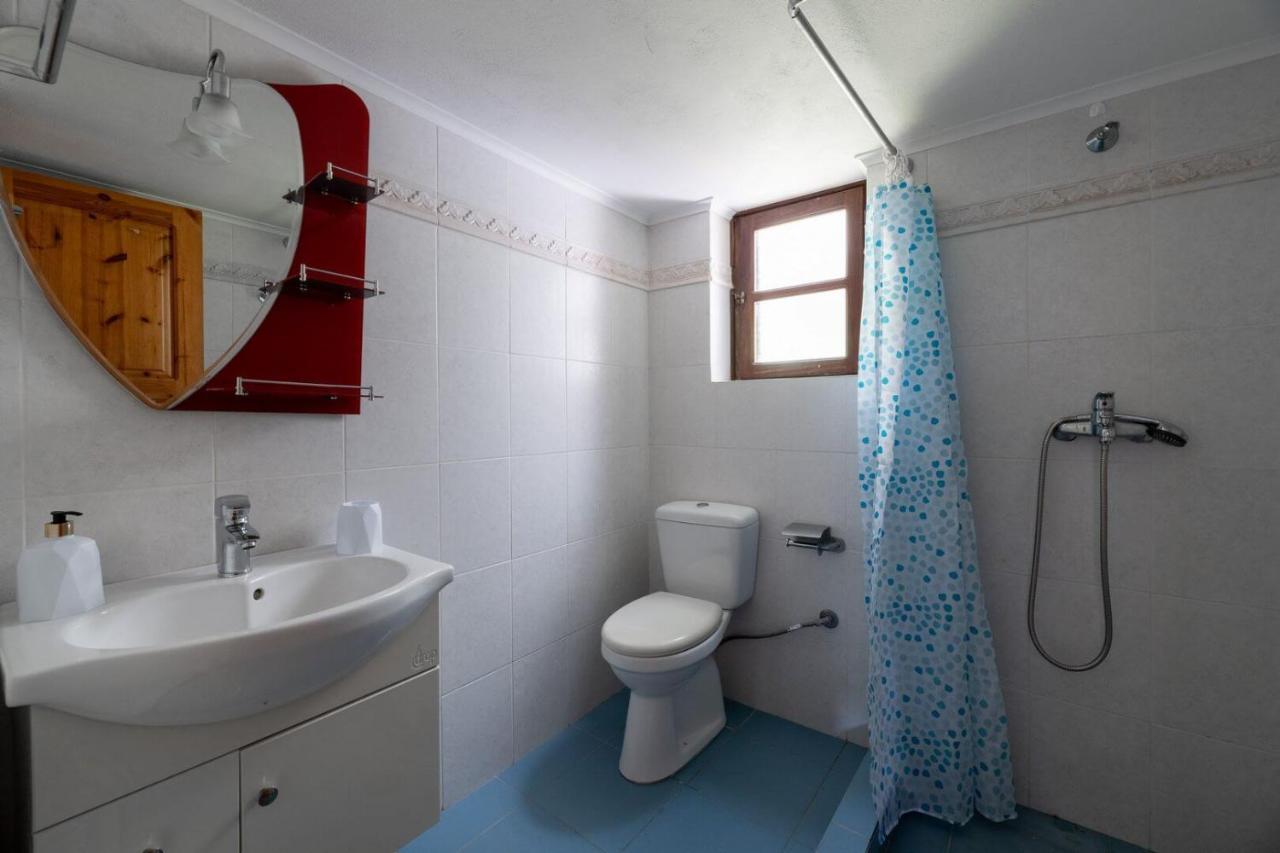 Villa Leleka Chalki Town Bagian luar foto