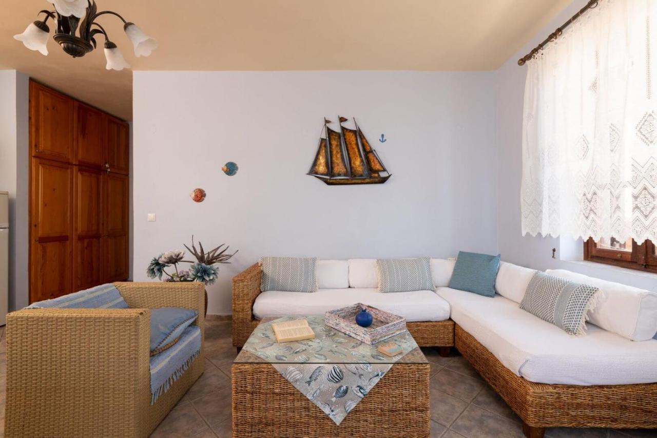 Villa Leleka Chalki Town Bagian luar foto