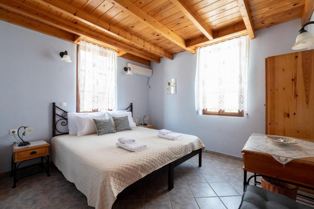 Villa Leleka Chalki Town Bagian luar foto