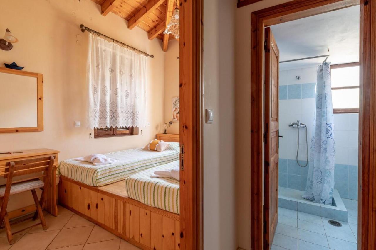 Villa Leleka Chalki Town Bagian luar foto